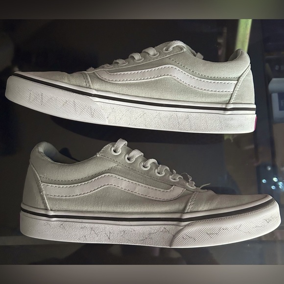 Light Green Vans Lowtops - Picture 2 of 6